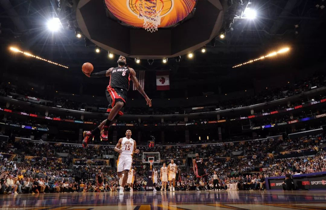 “互聯(lián)網(wǎng)+體育”場(chǎng)景是關(guān)鍵 看動(dòng)因體育、NBA、Keep如何連接線上與線下丨體育經(jīng)理人